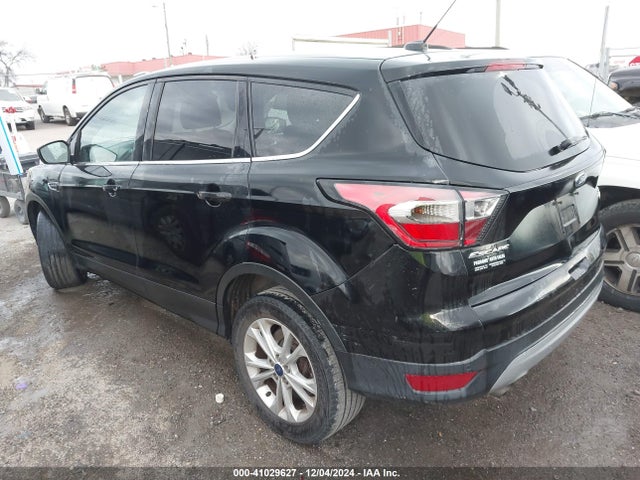 Ford ESCAPE SE 2017 1FMCU0GD5HUC39330 Image 3