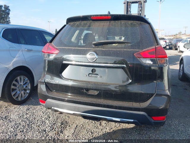 Nissan ROGUE S 2017 JN8AT2MT9HW147166 Image 17