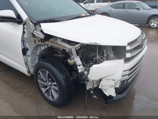 Toyota Highlander Xle 2017 5TDJZRFH8HS367247 Image 6