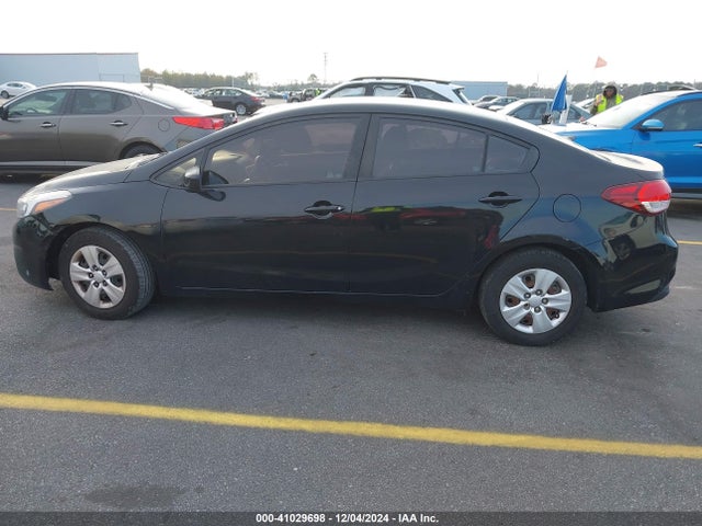 KIA FORTE LX 2018 3KPFK4A78JE170459 Image 14