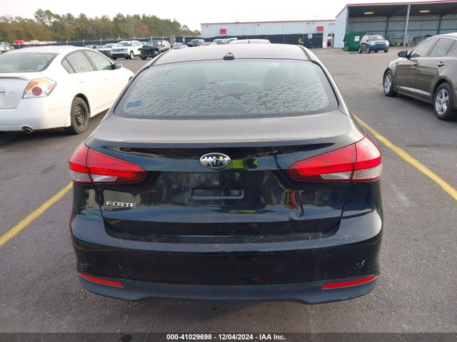 KIA FORTE LX 2018 3KPFK4A78JE170459 Image 16