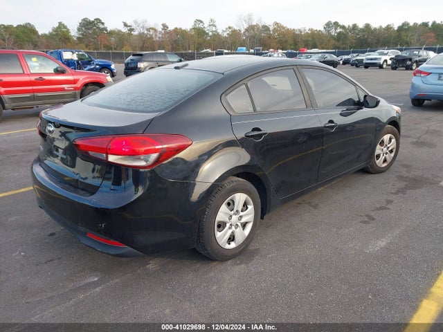 KIA FORTE LX 2018 3KPFK4A78JE170459 Image 4