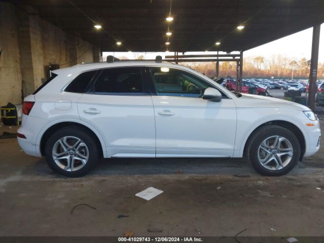 WA1BNAFY1J2220910 Audi Q5 2.0t Premium/2.0t Tech Premium