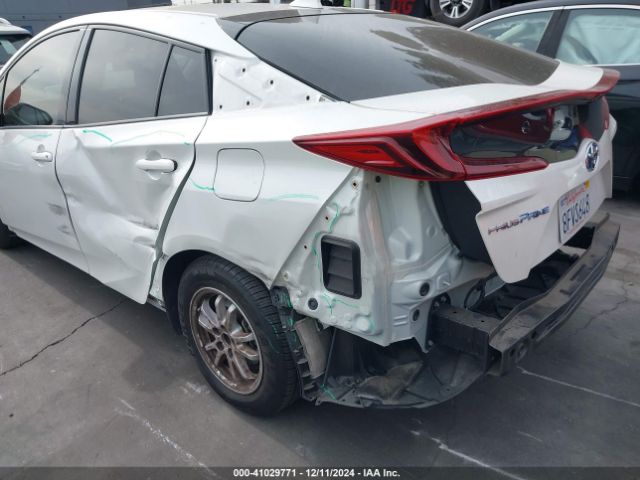 JTDKARFP6J3097557 Toyota Prius Prime Premium