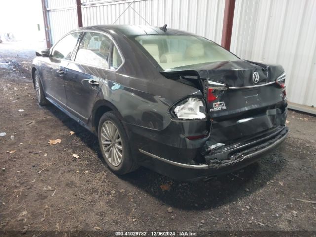 1VWBT7A31HC024686 Volkswagen Passat 1.8t Se