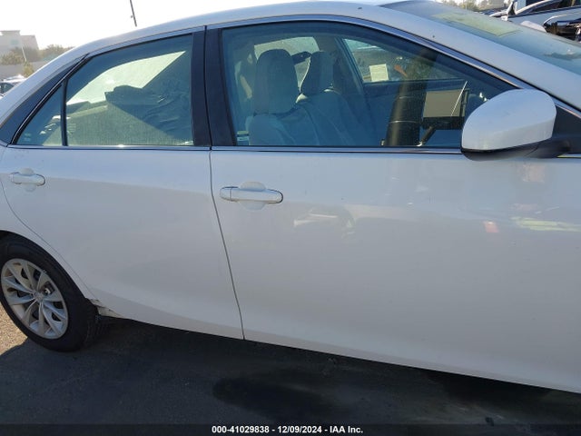 Toyota CAMRY LE 2017 4T1BF1FKXHU353626 Image 14