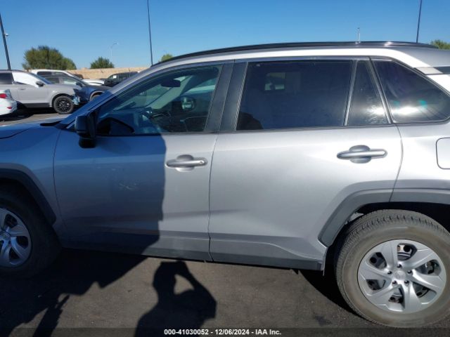 2T3H1RFV8MC095241 Toyota RAV4 LE