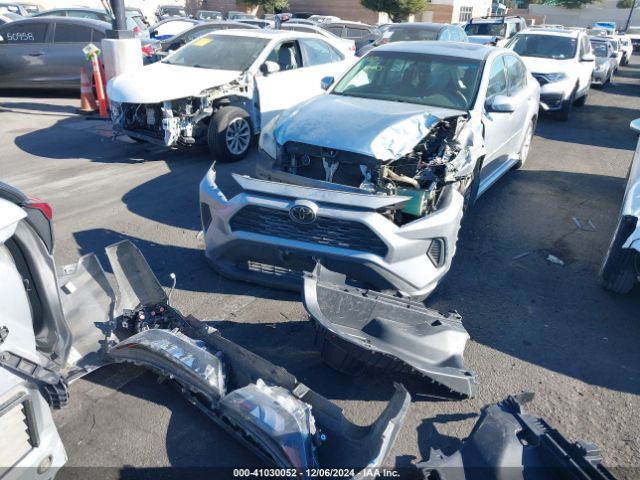 2T3H1RFV8MC095241 Toyota RAV4 LE