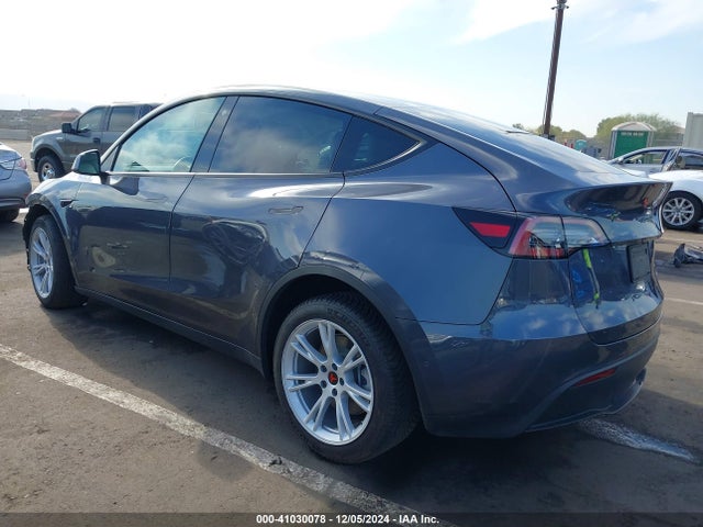 2021 TESLA MODEL Y 5YJYGAEE1MF157441 Photo 2