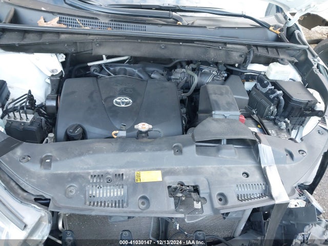 5TDDZRFH9JS849339 Toyota Highlander Limited