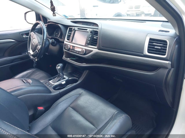 5TDDZRFH9JS849339 Toyota Highlander Limited