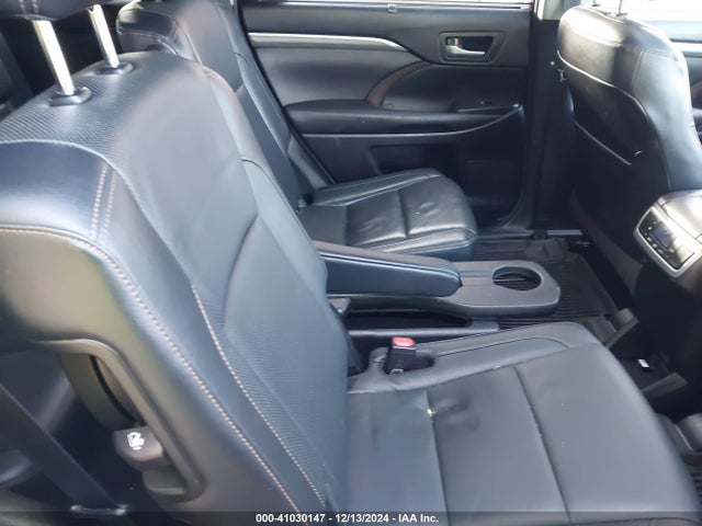 5TDDZRFH9JS849339 Toyota Highlander Limited