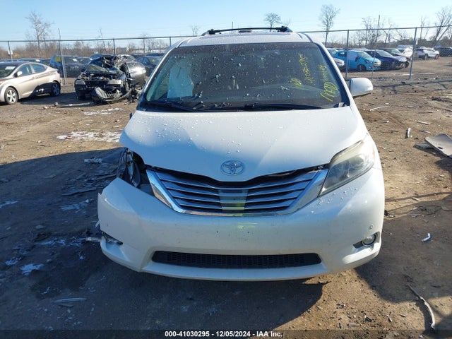 5TDYZ3DC0HS820215 Toyota Sienna Limited Premium 7 Passenger