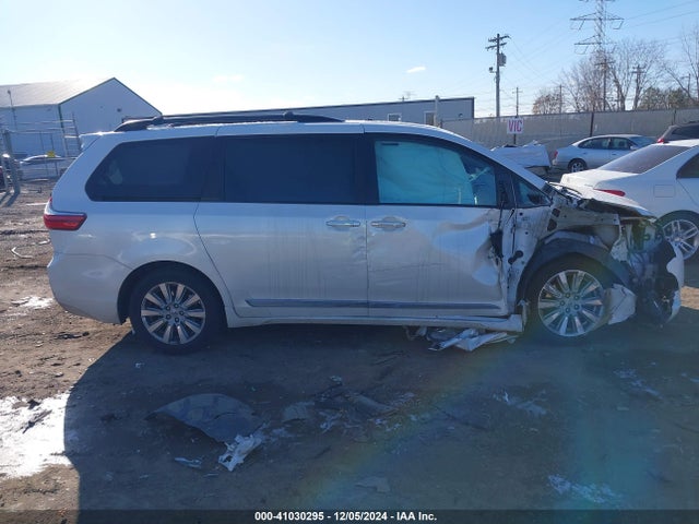 5TDYZ3DC0HS820215 Toyota Sienna Limited Premium 7 Passenger