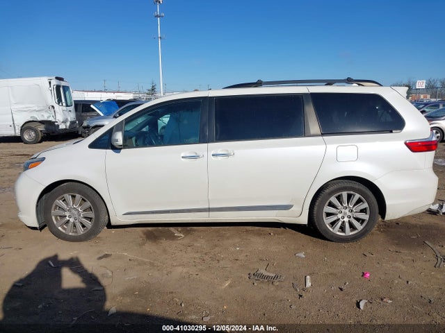 5TDYZ3DC0HS820215 Toyota Sienna Limited Premium 7 Passenger