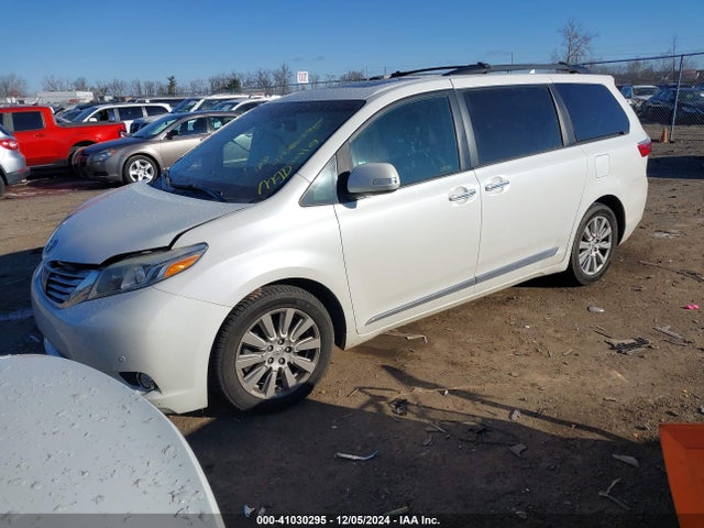 5TDYZ3DC0HS820215 Toyota Sienna Limited Premium 7 Passenger