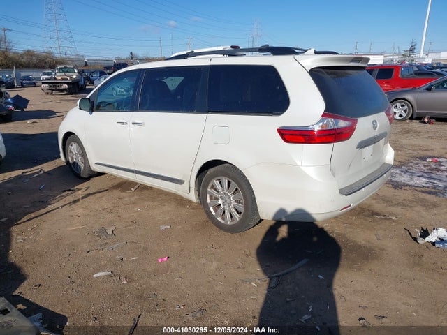 5TDYZ3DC0HS820215 Toyota Sienna Limited Premium 7 Passenger