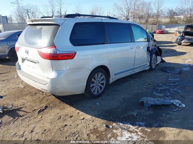 5TDYZ3DC0HS820215 Toyota Sienna Limited Premium 7 Passenger