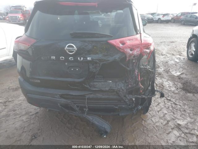 5N1AT3AB3MC848435 Nissan Rogue S Intelligent Awd