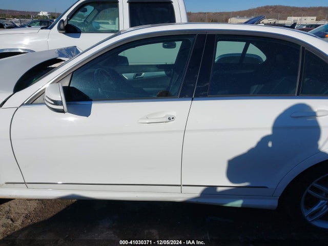 WDDGF8AB0EG163814 Mercedes-Benz C 300 Luxury 4matic/sport 4matic