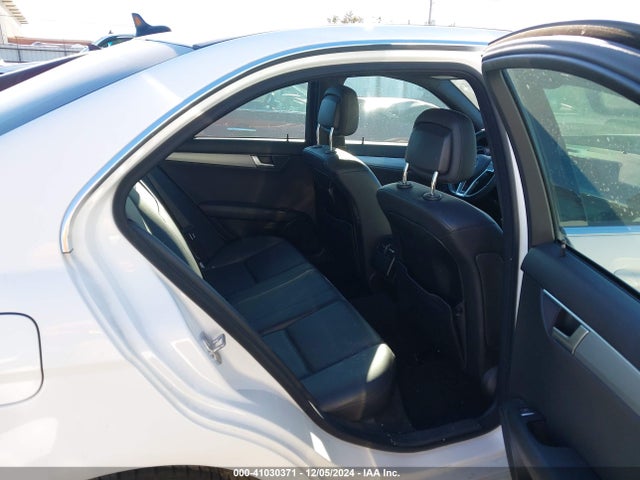 WDDGF8AB0EG163814 Mercedes-Benz C 300 Luxury 4matic/sport 4matic