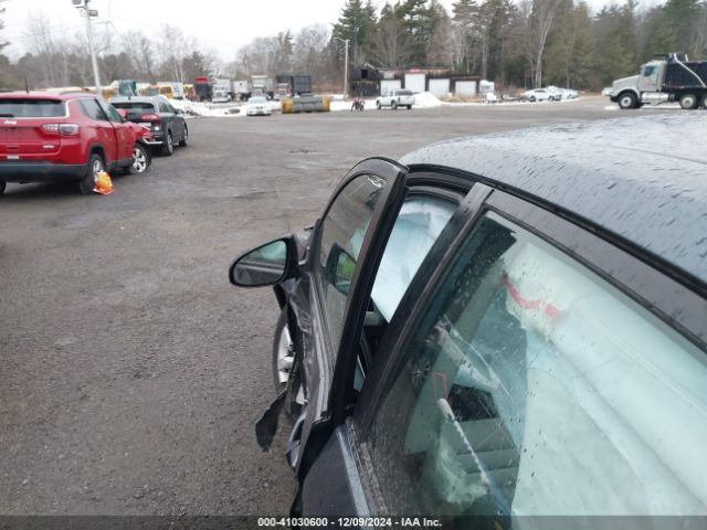 2T1BURHE3GC636039 Toyota COROLLA LE