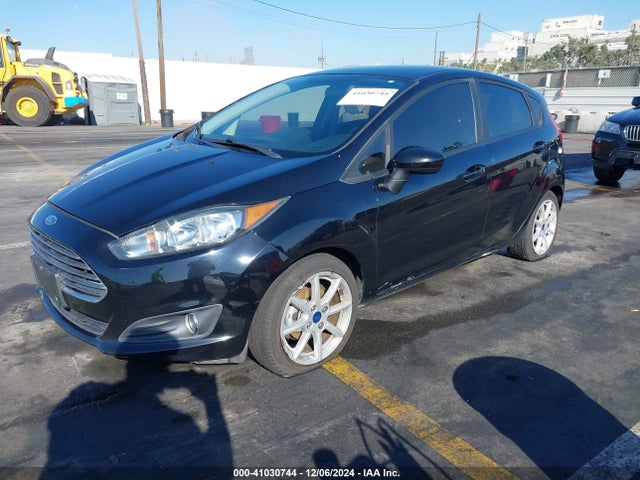 Ford FIESTA SE 2019 3FADP4EJXKM150838 Image 2