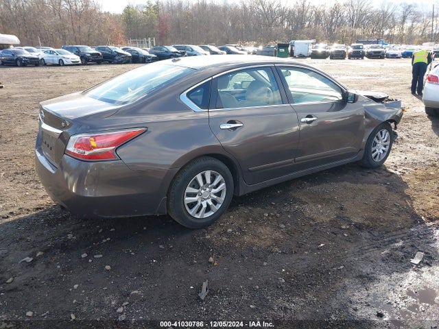 Nissan Altima 2.5 S 2015 1N4AL3AP1FC412336 Image 4