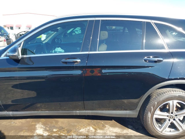 W1N0G8DB1NV397260 Mercedes-Benz Glc 300 Suv