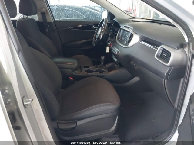 5XYPG4A55JG360565 KIA Sorento 3.3l Lx