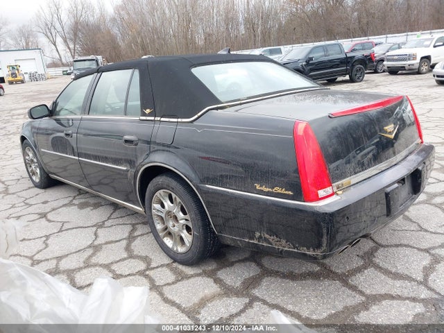 2009 CADILLAC DTS 1G6KD57YX9U145626 Photo 2
