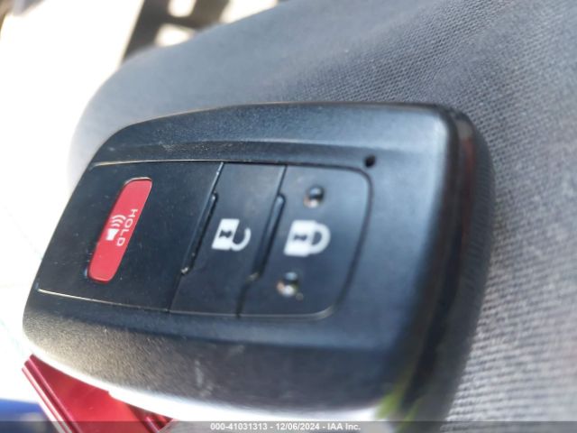 JTDKBRFU3J3581916 Toyota Prius Two