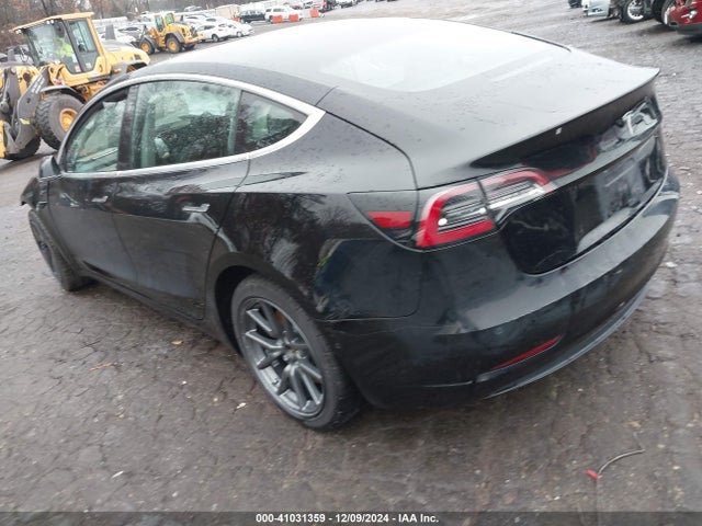 2019 TESLA MODEL 3 5YJ3E1EB3KF385024 Photo 2