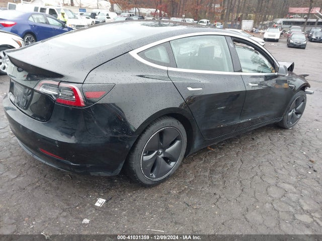 2019 TESLA MODEL 3 5YJ3E1EB3KF385024 Photo 3