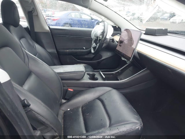 2019 TESLA MODEL 3 5YJ3E1EB3KF385024 Photo 4