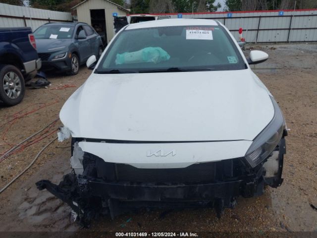 3KPF24AD2NE430219 KIA FORTE FE