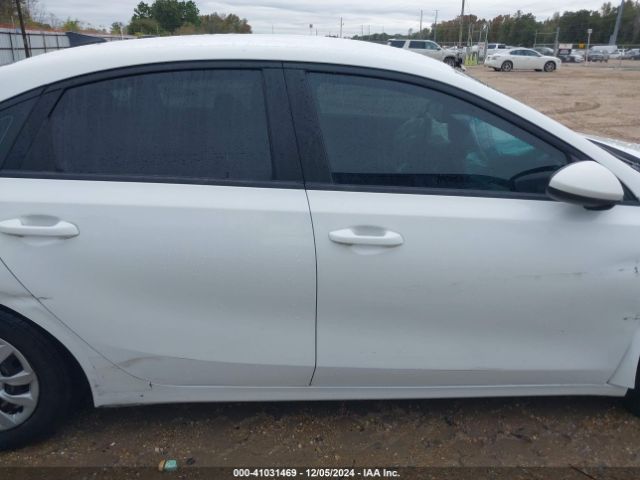 3KPF24AD2NE430219 KIA FORTE FE