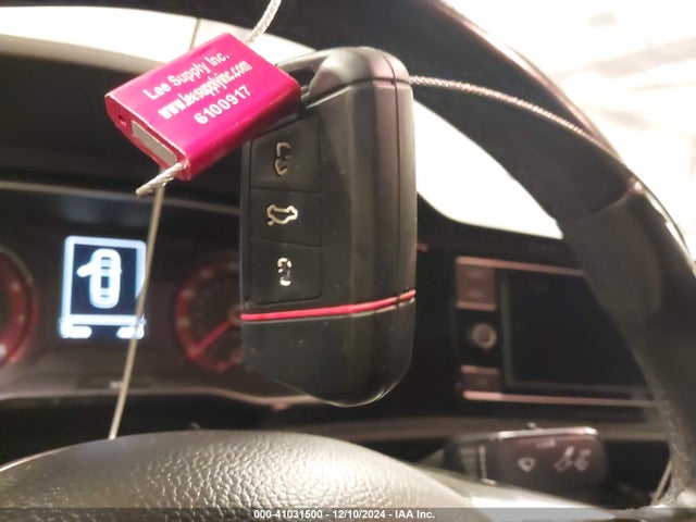 41031500 :رقم المزاد ، 3VWC57BU9KM246890 vin ، 2019 Volkswagen Jetta 1.4t R-line/1.4t S/1.4t Se مزاد بيع