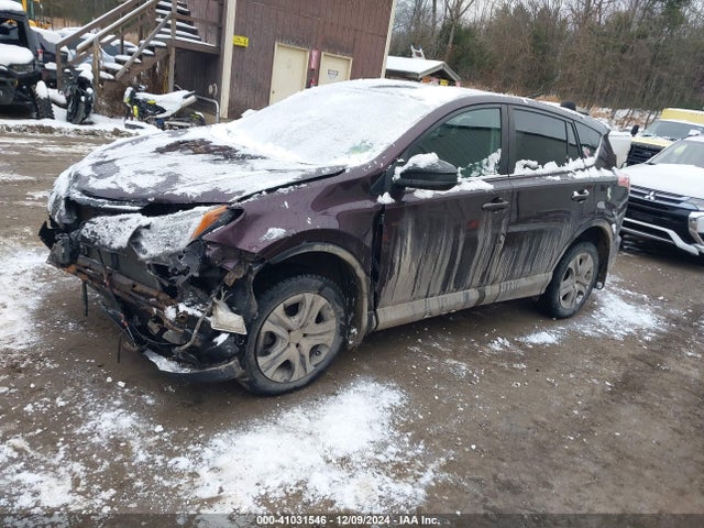 Toyota RAV4 LE 2018 2T3BFREV5JW788982 Image 2