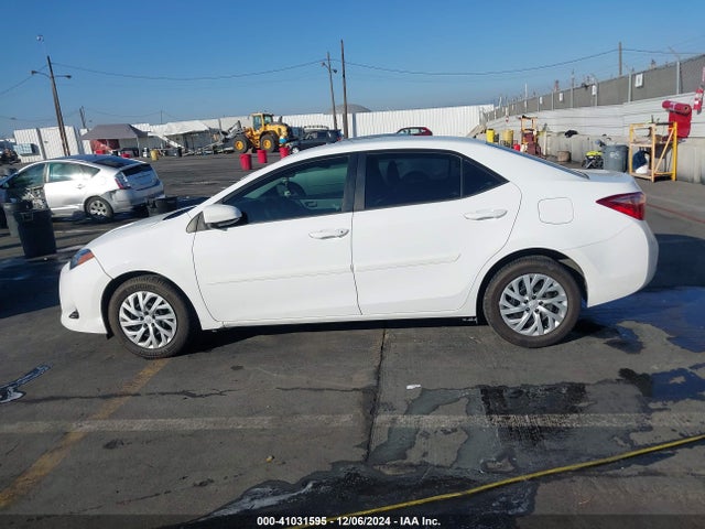 Toyota COROLLA LE 2018 2T1BURHE1JC991217 Image 14