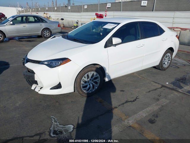 Toyota COROLLA LE 2018 2T1BURHE1JC991217 Image 2