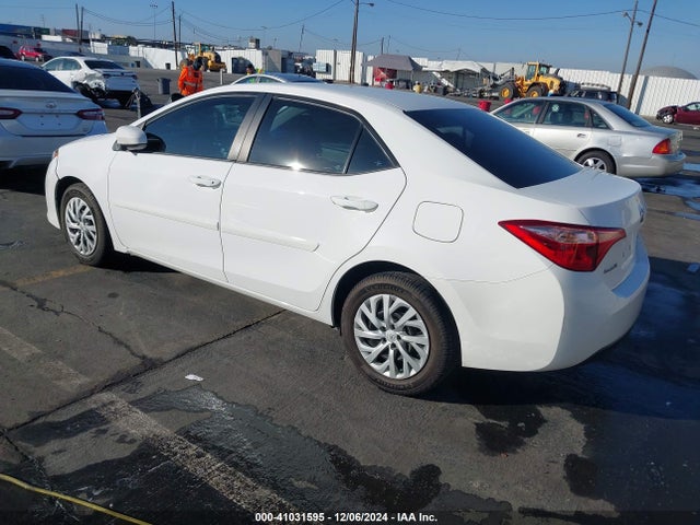 Toyota COROLLA LE 2018 2T1BURHE1JC991217 Image 3