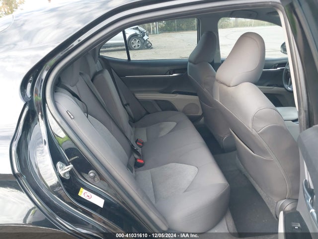 Toyota CAMRY LE 2018 4T1B11HK0JU074011 Image 8