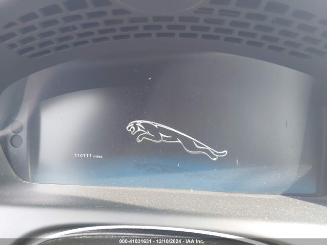 Jaguar XJ 2015 SAJWA2GZ7F8V81158 Image 15