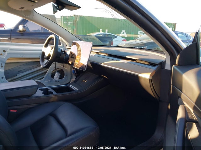 2021 TESLA MODEL 3 5YJ3E1EA7MF861009 Photo 4