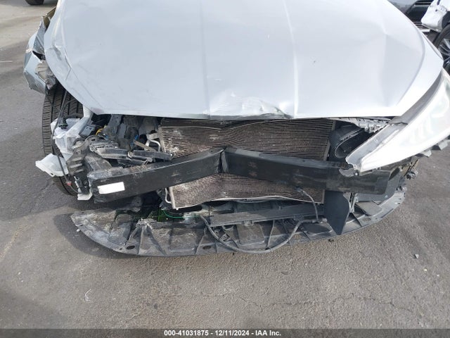 Hyundai ELANTRA SE 2019 5NPD74LF5KH401358 Image 10