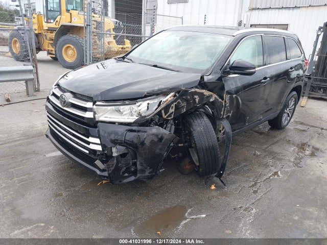 Toyota Highlander Xle 2019 5TDKZRFH9KS566223 Image 2