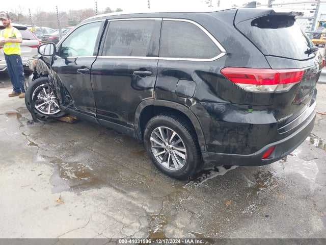 Toyota Highlander Xle 2019 5TDKZRFH9KS566223 Image 3
