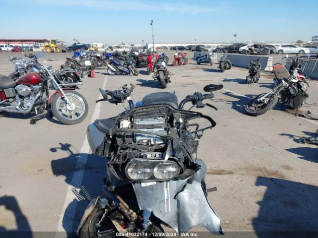 2022 HARLEY-DAVIDSON FLTRK 1HD1KZF10NB652095 Photo 4