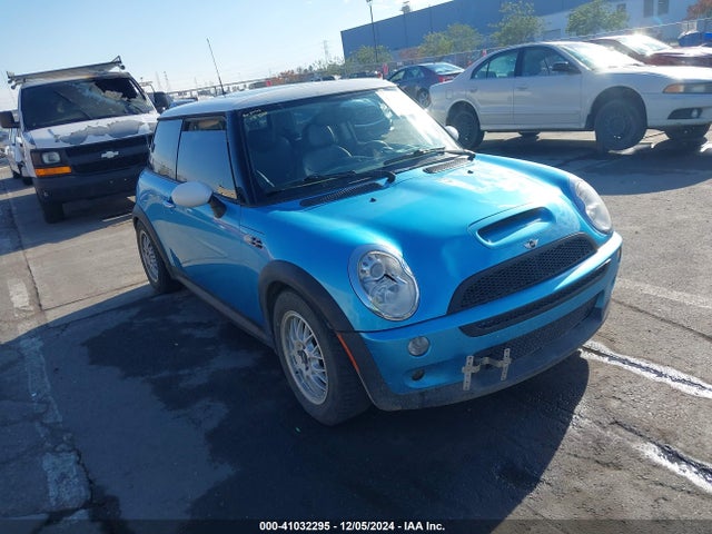 2005 MINI COOPER S WMWRE33565TL15647 Photo 0